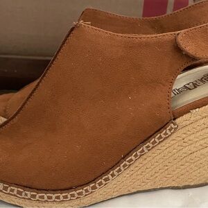 BRASH BROWN FAUX SUEDE ESPADRILLE 4.5" OPEN TOE WEDGE WOMEN'S US 8 EUR 40